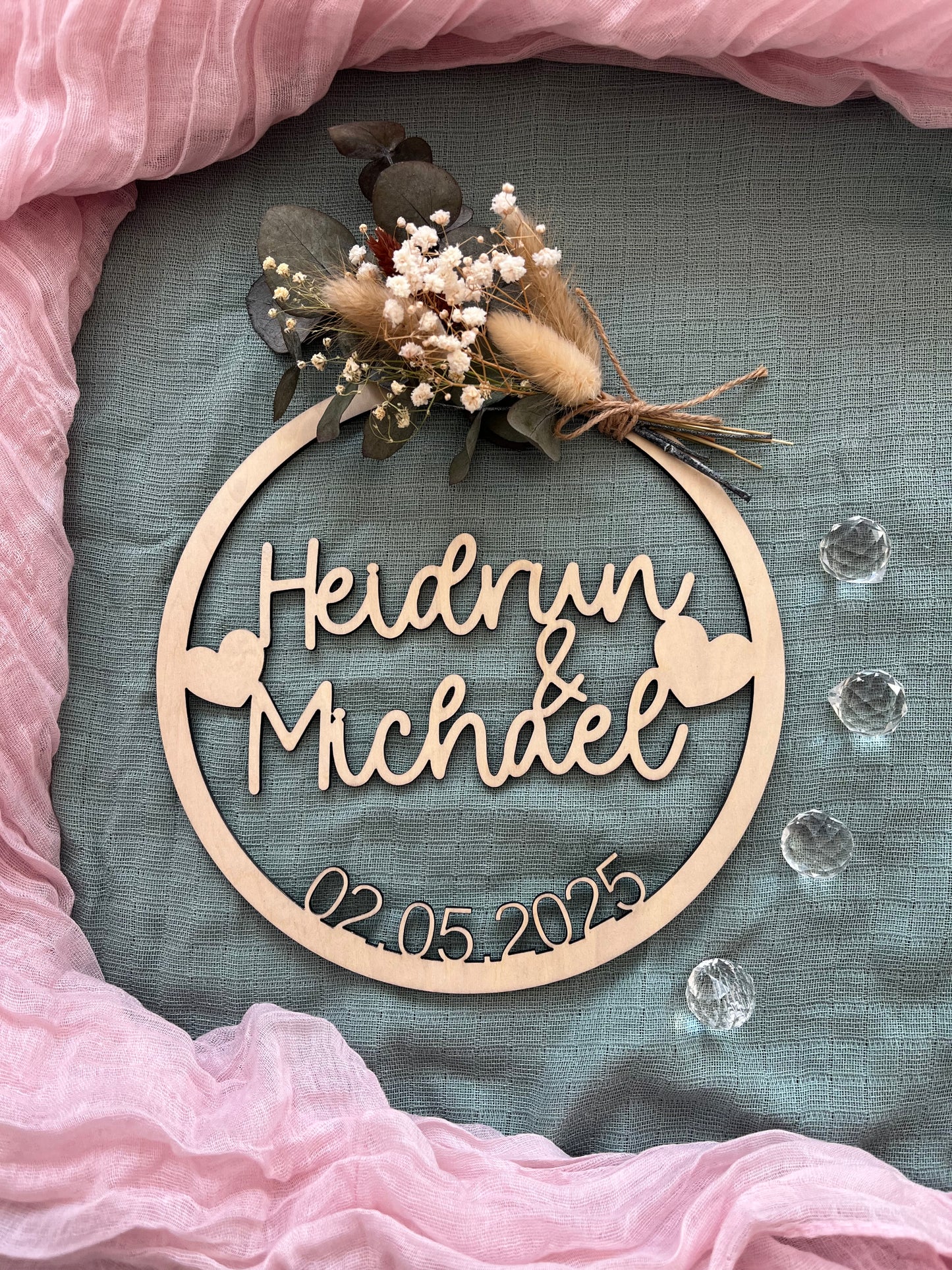 Personalisierter Holzkranz – Hochzeitsgeschenk mit Namen & Datum